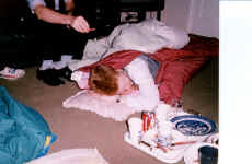 charlie_sleeps.jpg (97140 bytes)