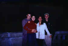 group_night.jpg (60319 bytes)