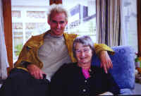 me_mum.jpg (85829 bytes)