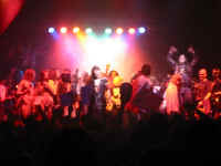 air_guitar_stage.jpg (94537 bytes)