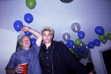 me_jb_balloons.jpg (104436 bytes)