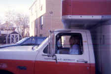 elizabeth_truck.jpg (96216 bytes)
