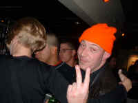 jb_fingers.jpg (32103 bytes)