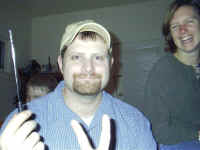 glenn_2_fingers.jpg (170006 bytes)