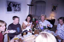 group_dinner.jpg (100156 bytes)