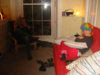 jess_sofa.jpg (121276 bytes)