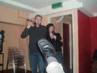 kelly_barrett_karaoke.jpg (142623 bytes)