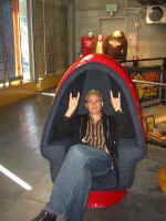 me_egg_seat.jpg (153575 bytes)