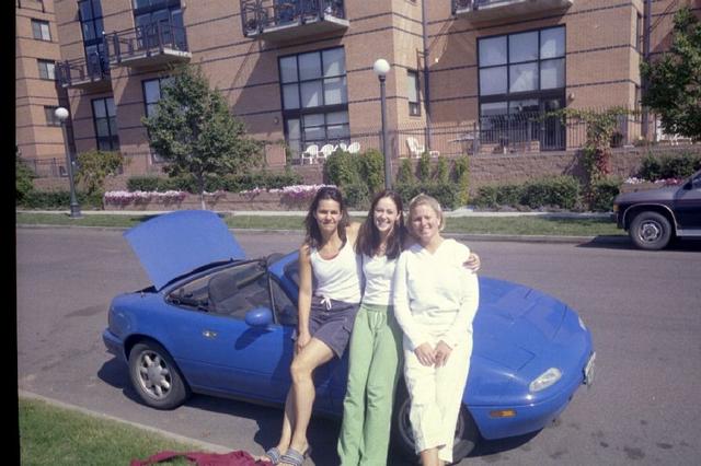 26_girls_miata.jpg
