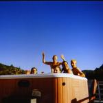 6_hottub2.jpg