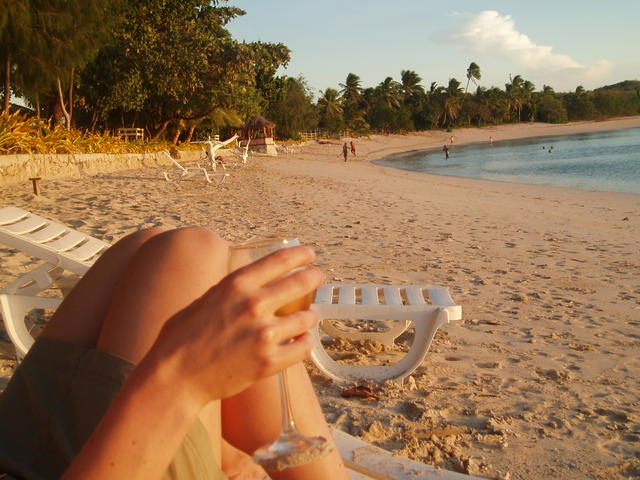 2_cocktail_beach.jpg