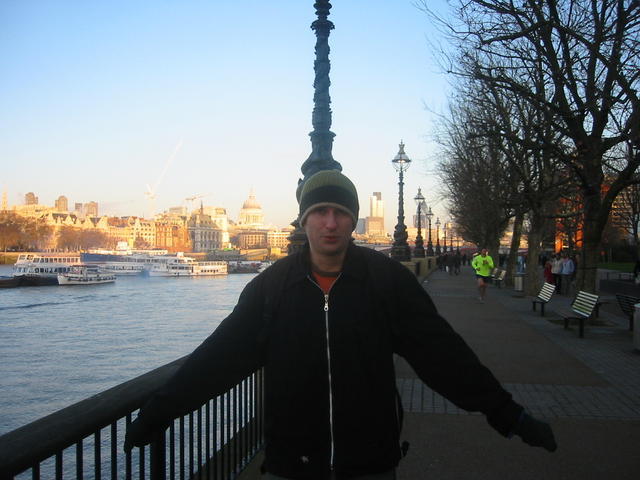 nippy stroll down to the Tate Modern