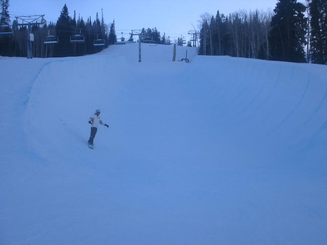 blue-looking halfpipe