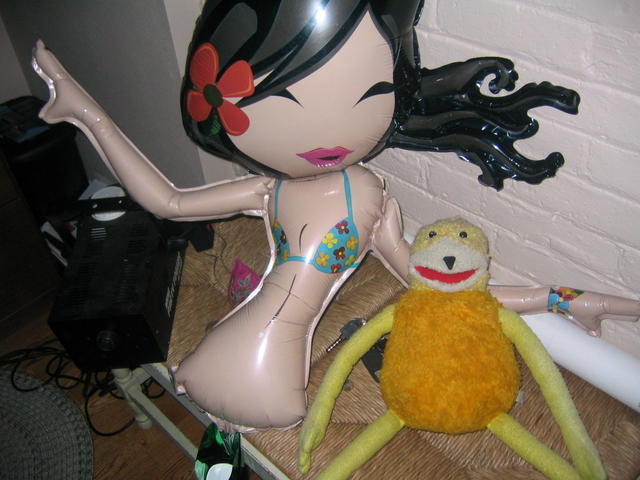 flat_eric_girlfriend