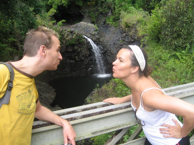 waterfall_kiss
