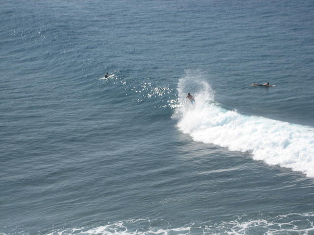 honolua_surfers