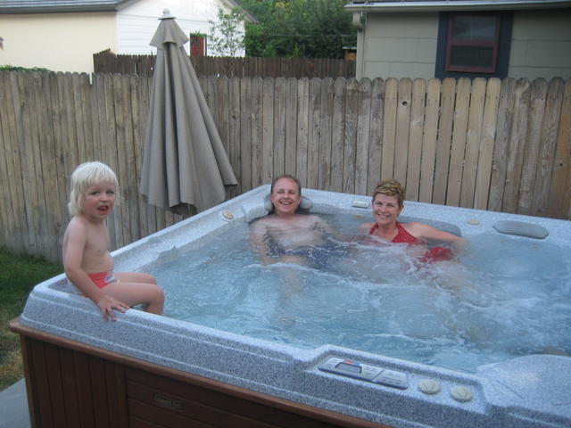 sanders_hottub
