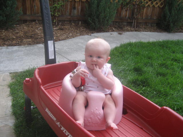 tessa_chomps_fingers