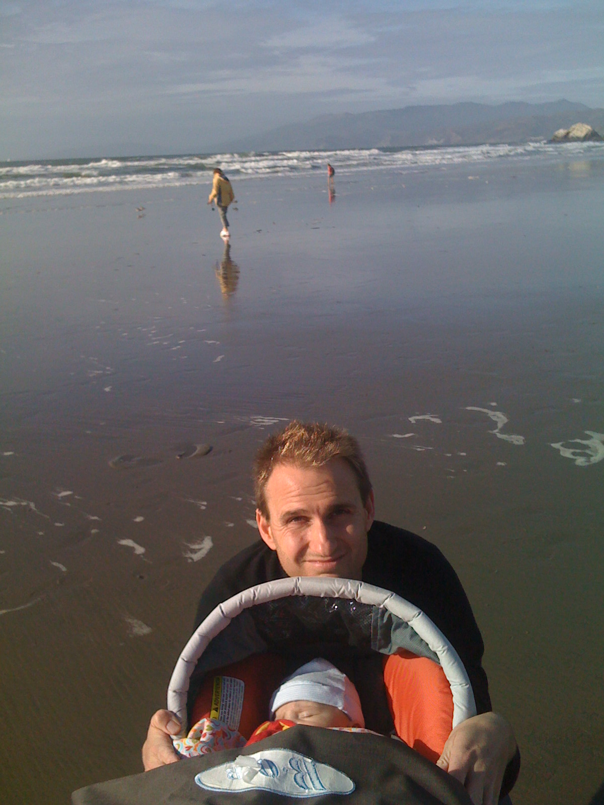 stroller_on_beach