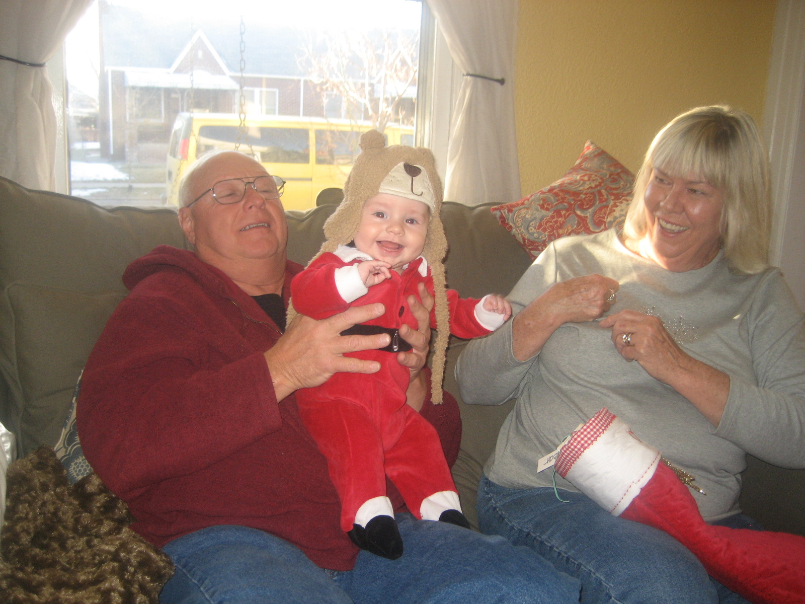 ollie_with_grandparents
