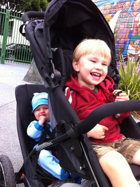 brothers_in_stroller