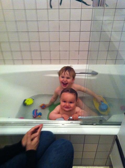 brothers_bath