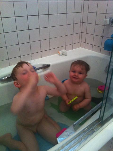 boys_in_bath
