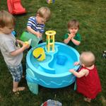 kids_water_table