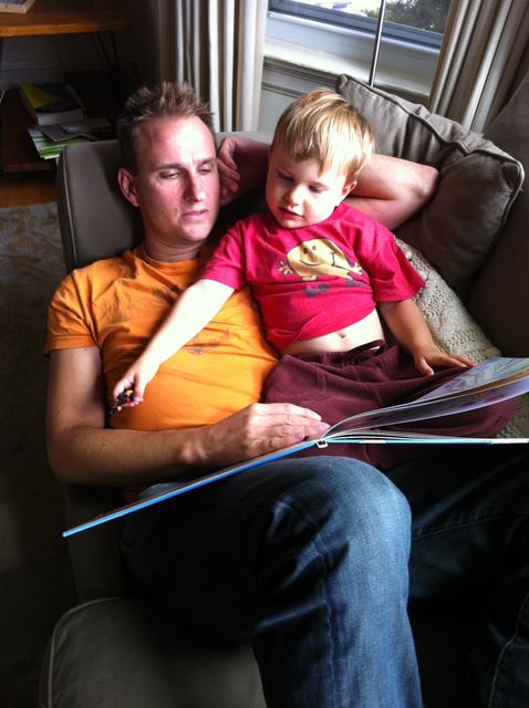 me_ollie_reading