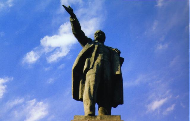 lenin_bishkek.jpg
