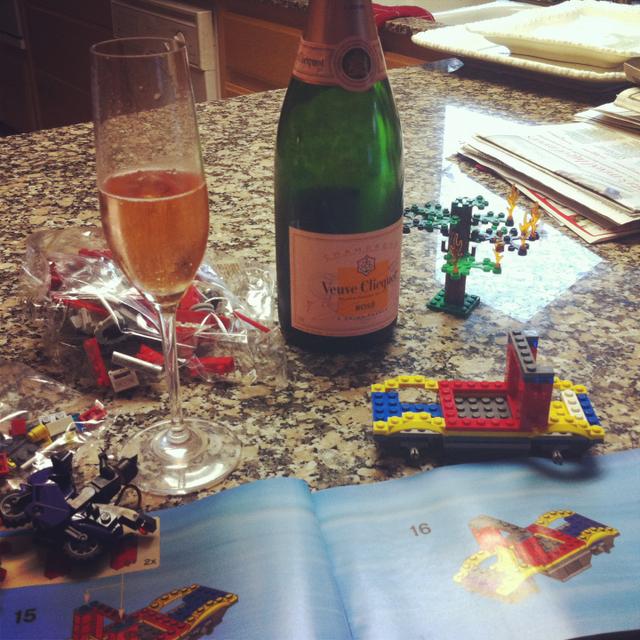 champagne_lego