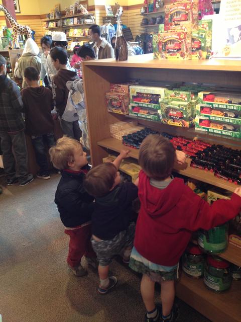 boys_sf_zoo_shop