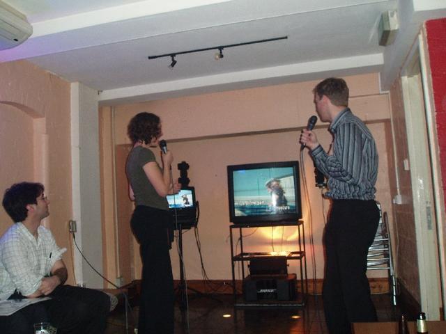 6_andy_sarah_karaoke.jpg
