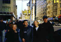 ny_street.jpg (34953 bytes)
