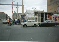 berlin_wall.jpg (53209 bytes)