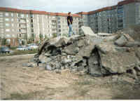 broken_wall.jpg (75924 bytes)