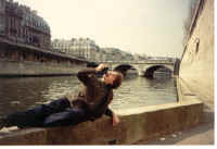 me_paris.jpg (44686 bytes)