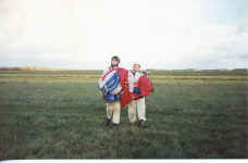 me_simon_far.jpg (86708 bytes)