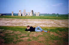 me_henge.jpg (125412 bytes)