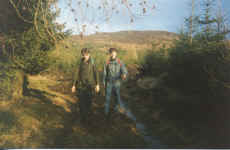 me_garrett_walking.jpg (110602 bytes)