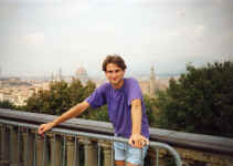 me_florence.jpg (122167 bytes)