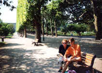 me_oorlagh_paris.jpg (220743 bytes)