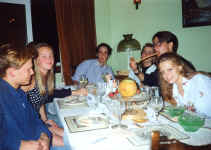 oorlagh_dinner.jpg (149107 bytes)