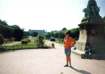 paris.jpg (125958 bytes)
