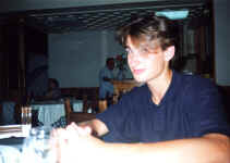 restaurant.jpg (106934 bytes)