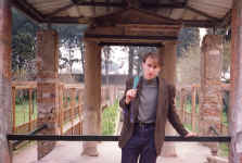 pompeii_me.jpg (124962 bytes)
