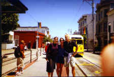 tram.jpg (104623 bytes)