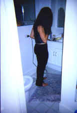 kt_bathroom.jpg (56855 bytes)