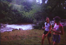 kelly_katie.jpg (87668 bytes)