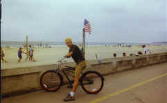 me_pac_beach.jpg (151314 bytes)